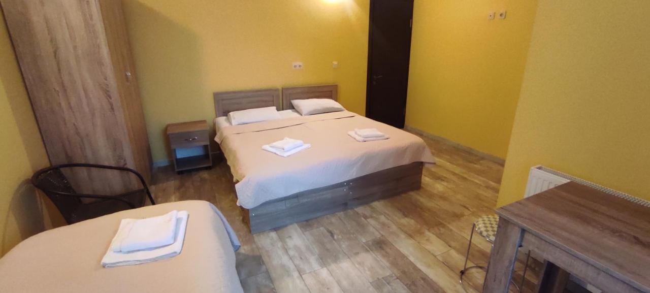 Femily Hotel In Batumi Mareti Str 2 Bagian luar foto