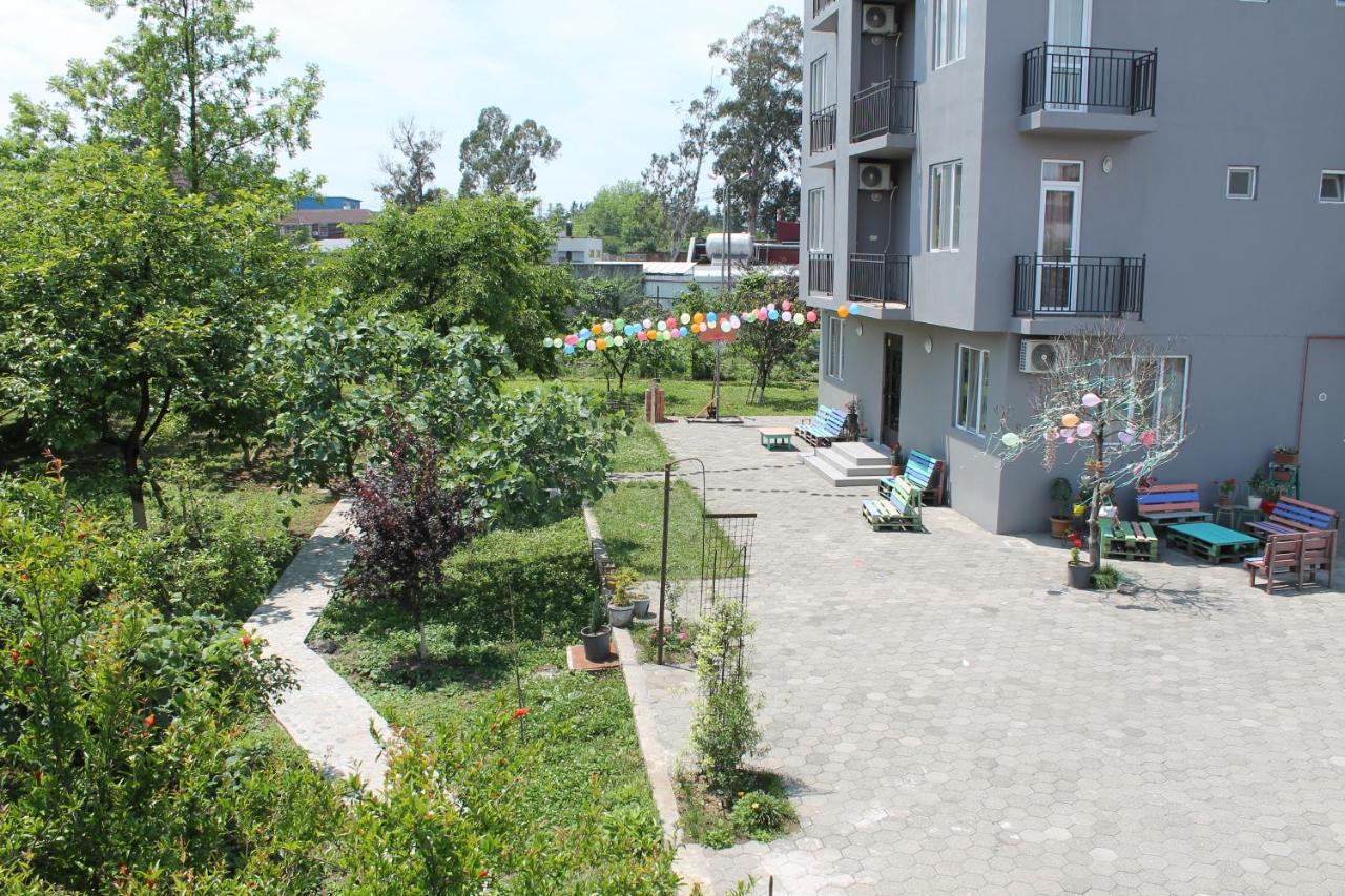 Femily Hotel In Batumi Mareti Str 2 Bagian luar foto