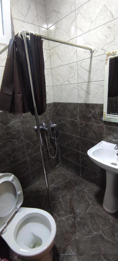 Femily Hotel In Batumi Mareti Str 2 Bagian luar foto