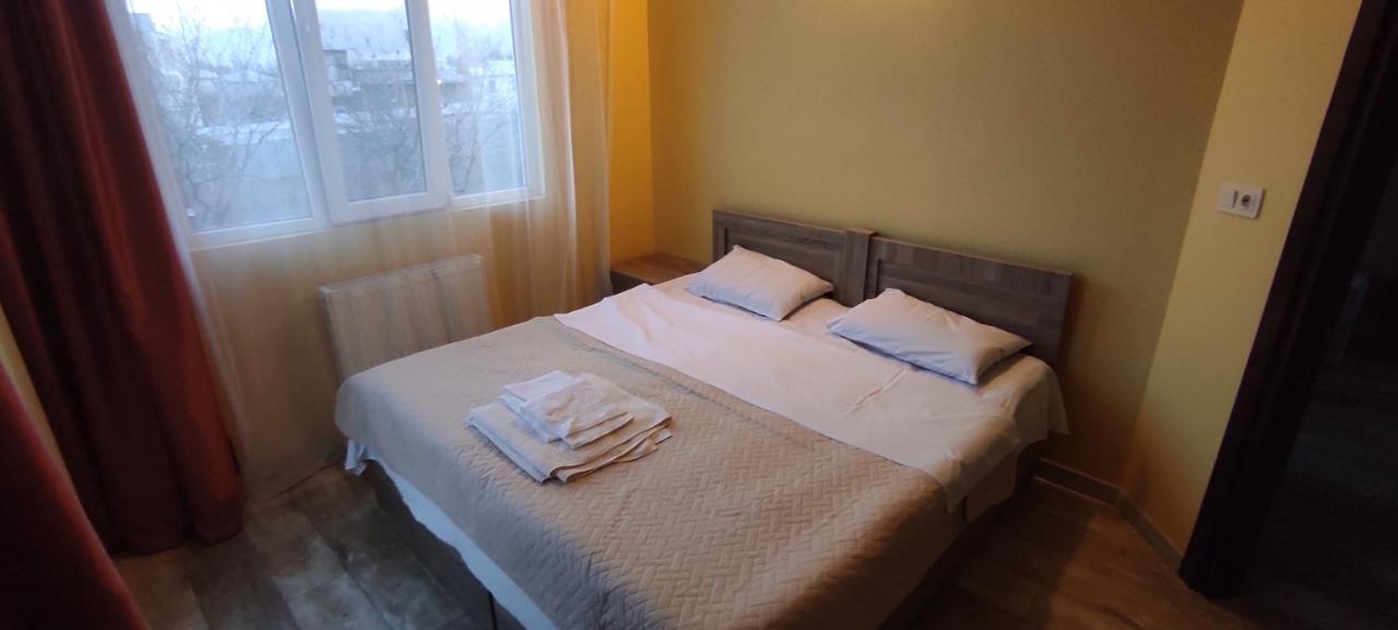 Femily Hotel In Batumi Mareti Str 2 Bagian luar foto