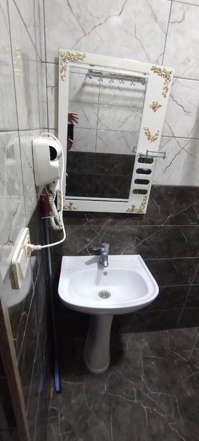 Femily Hotel In Batumi Mareti Str 2 Bagian luar foto