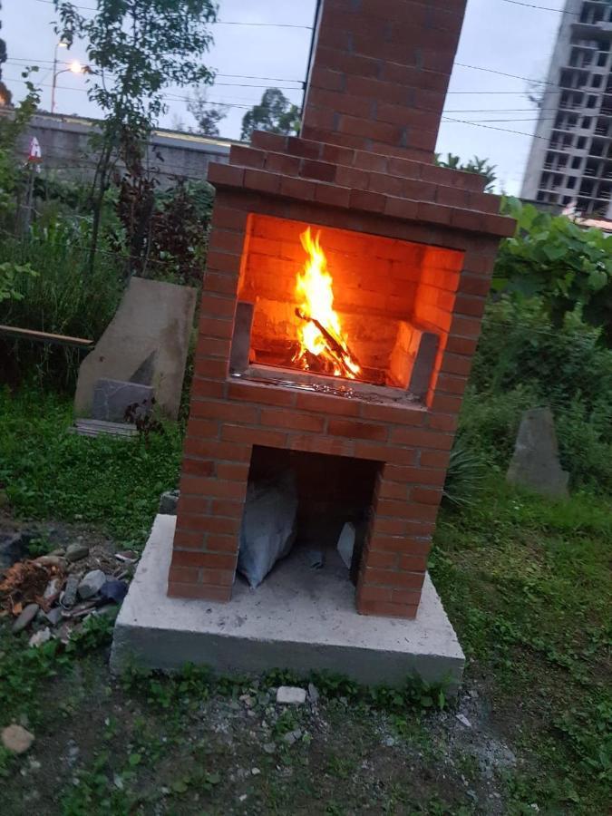 Femily Hotel In Batumi Mareti Str 2 Bagian luar foto