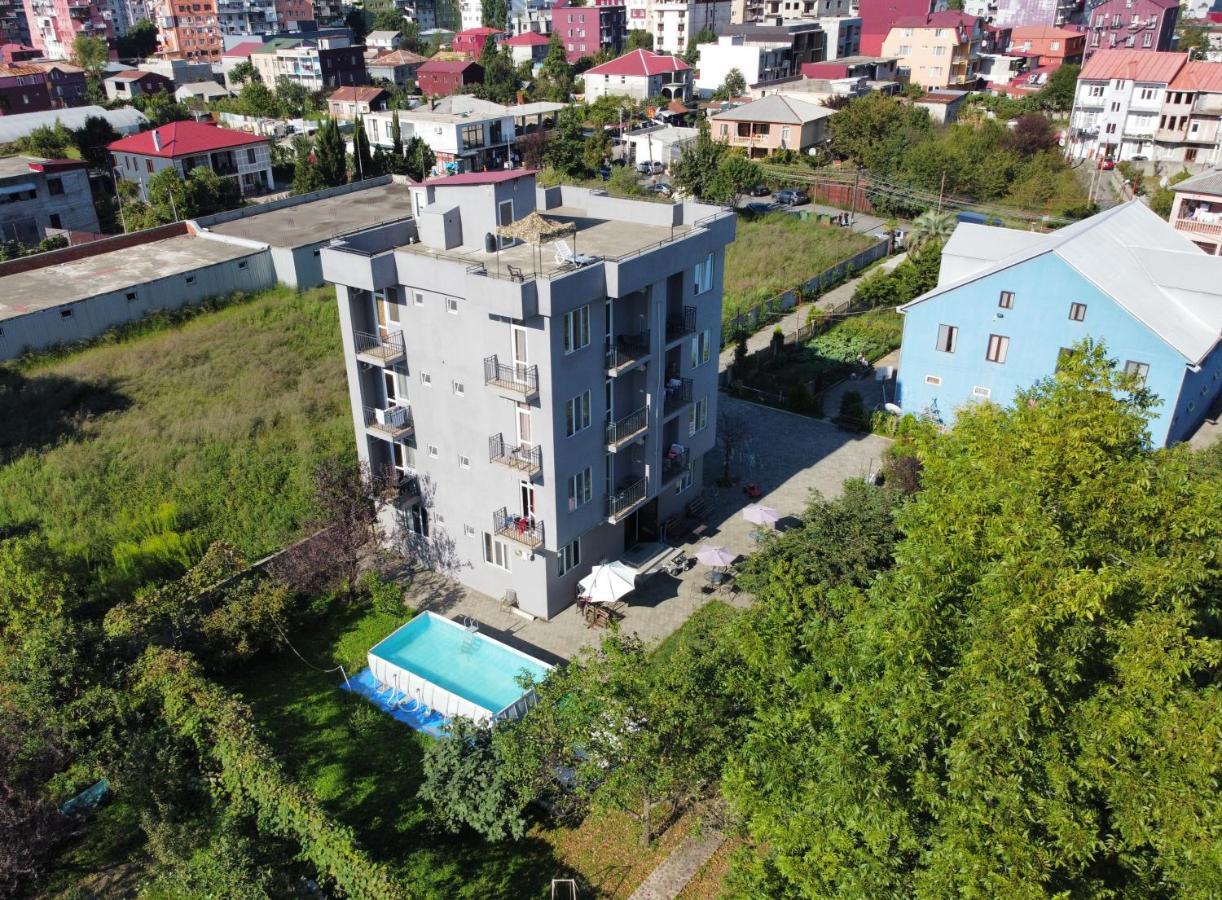 Femily Hotel In Batumi Mareti Str 2 Bagian luar foto