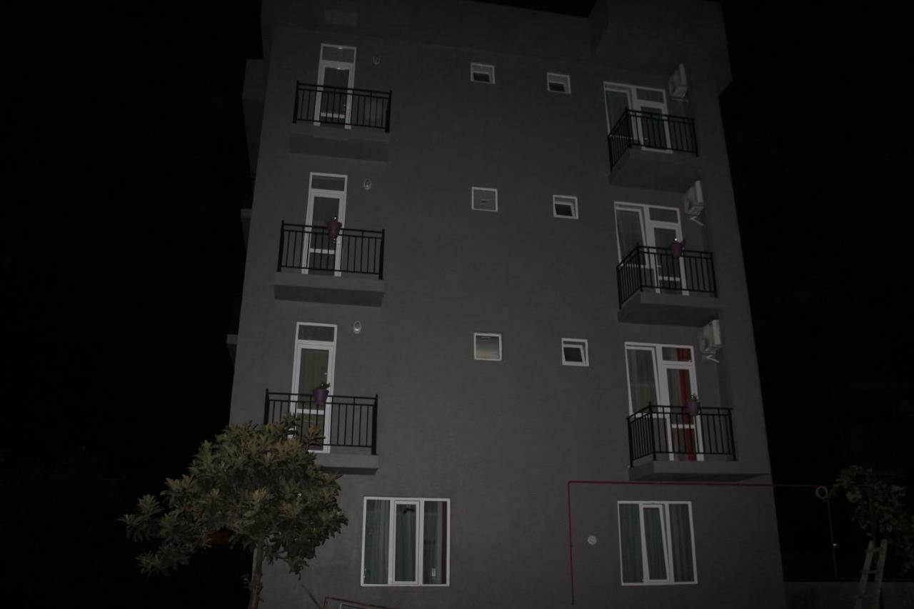 Femily Hotel In Batumi Mareti Str 2 Bagian luar foto
