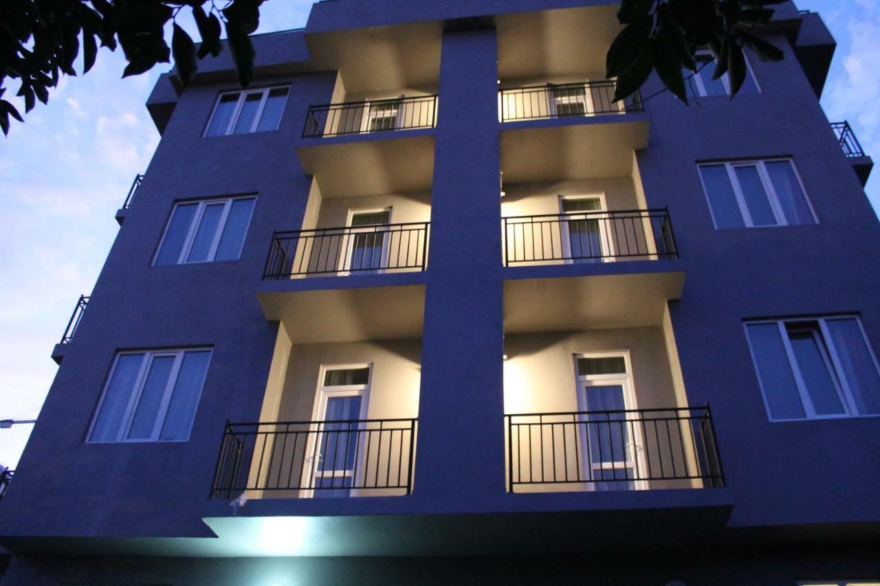 Femily Hotel In Batumi Mareti Str 2 Bagian luar foto