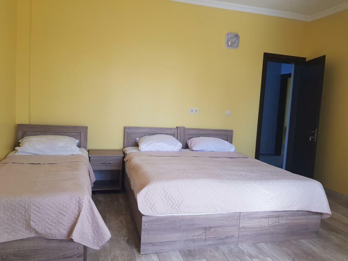Femily Hotel In Batumi Mareti Str 2 Bagian luar foto