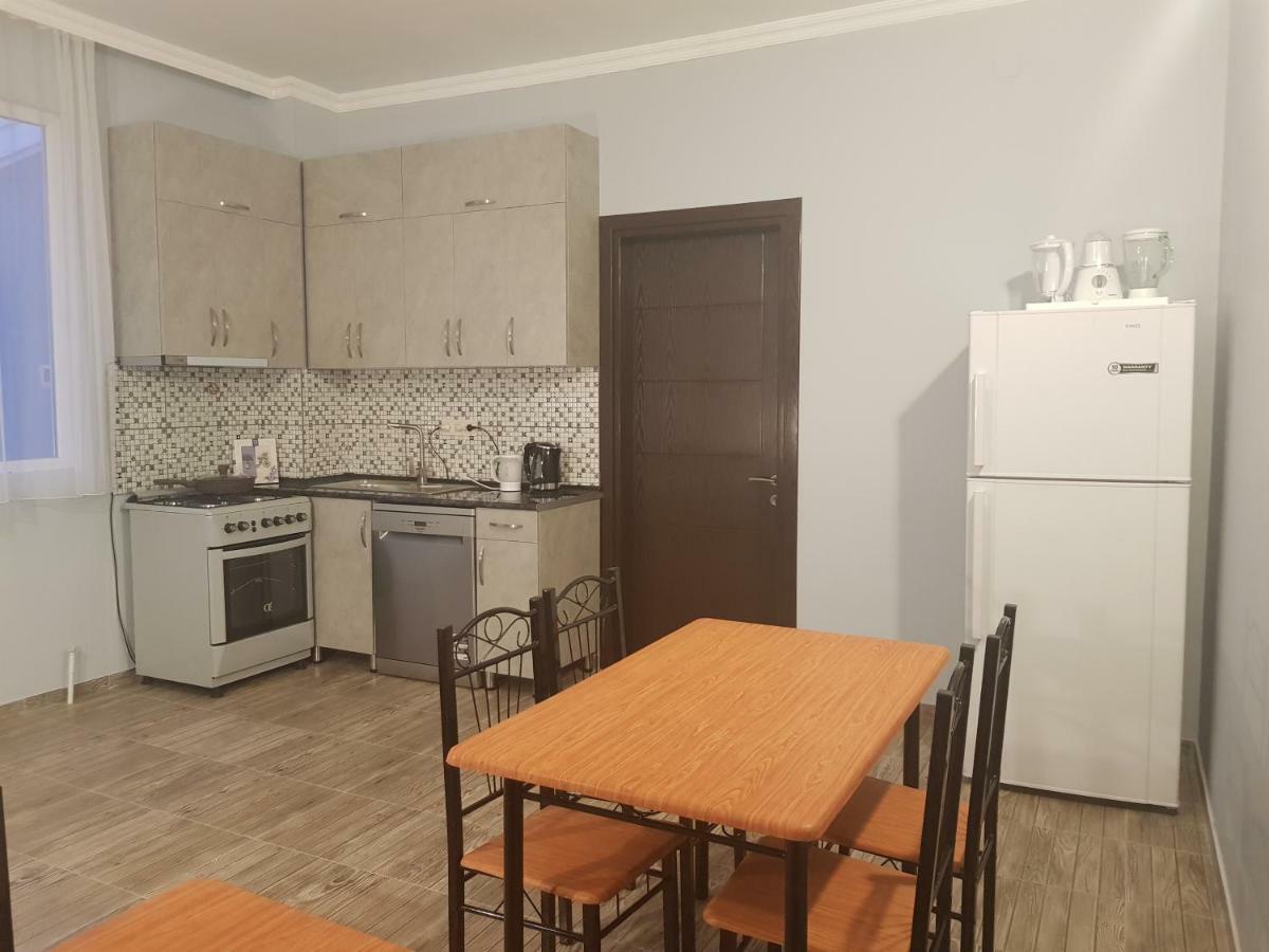 Femily Hotel In Batumi Mareti Str 2 Bagian luar foto