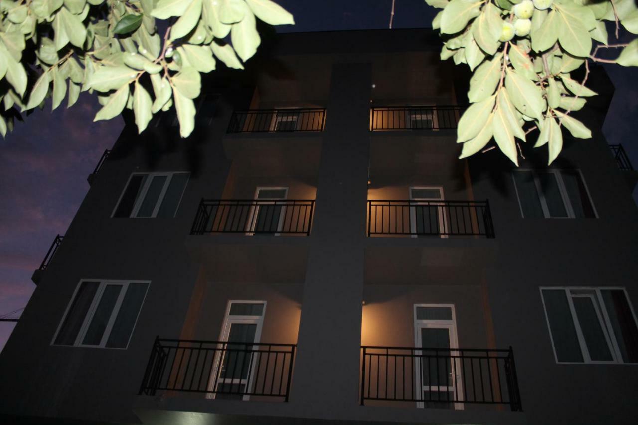 Femily Hotel In Batumi Mareti Str 2 Bagian luar foto