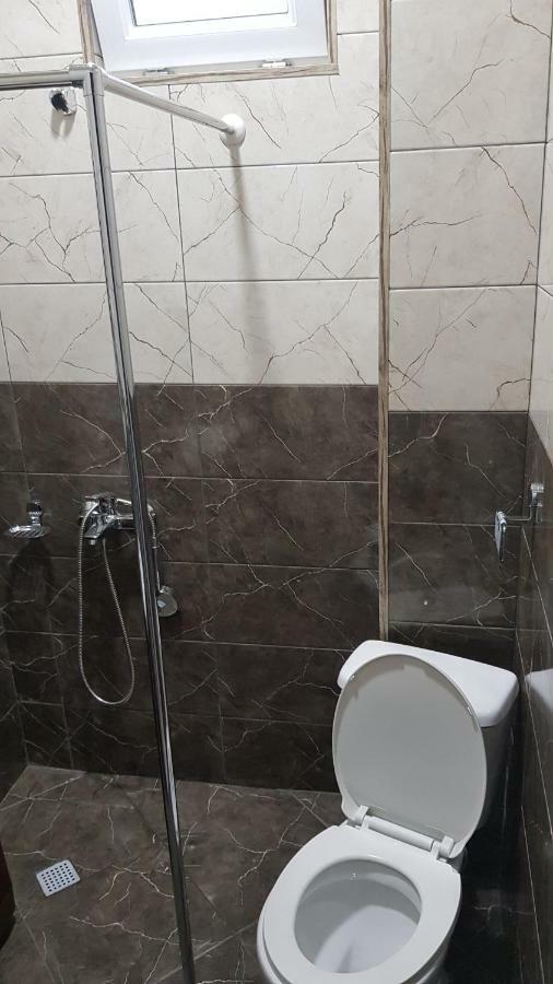 Femily Hotel In Batumi Mareti Str 2 Bagian luar foto